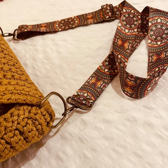 Crossbody Handmade Crochet Woven Khaki Bag NWOT - Picture 5 of 16